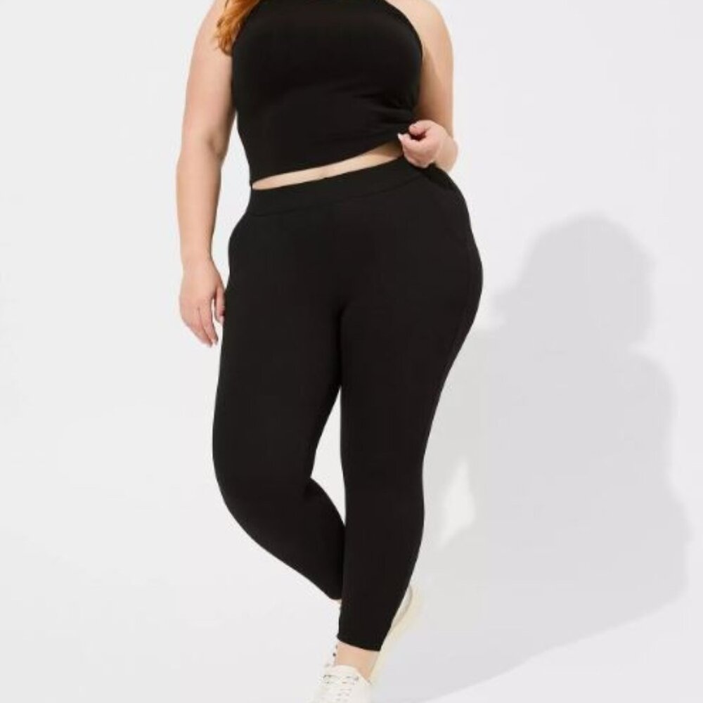 NWOT TORRID Black Crop Signature Waist Rib Knit Pocket Legging 00 M 10